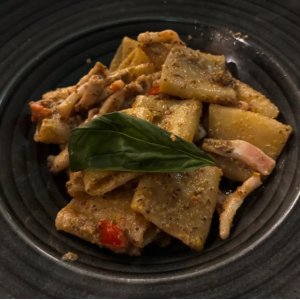 Paccheri Calamari e Pesto di Pistacchio